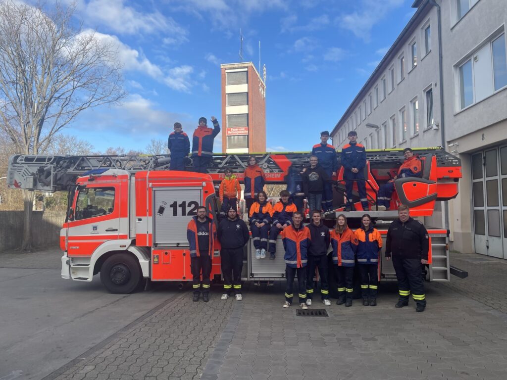 Jugendfeuerwehren Rotenkirchen und Holtensen zu Besuch bei der Berufsfeuerwehr Hildesheim 1