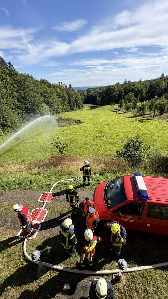 Übung der Kreisfeuerwehrbereitschaft 2 des Landkreises Hildesheim in Rotenkichen 7