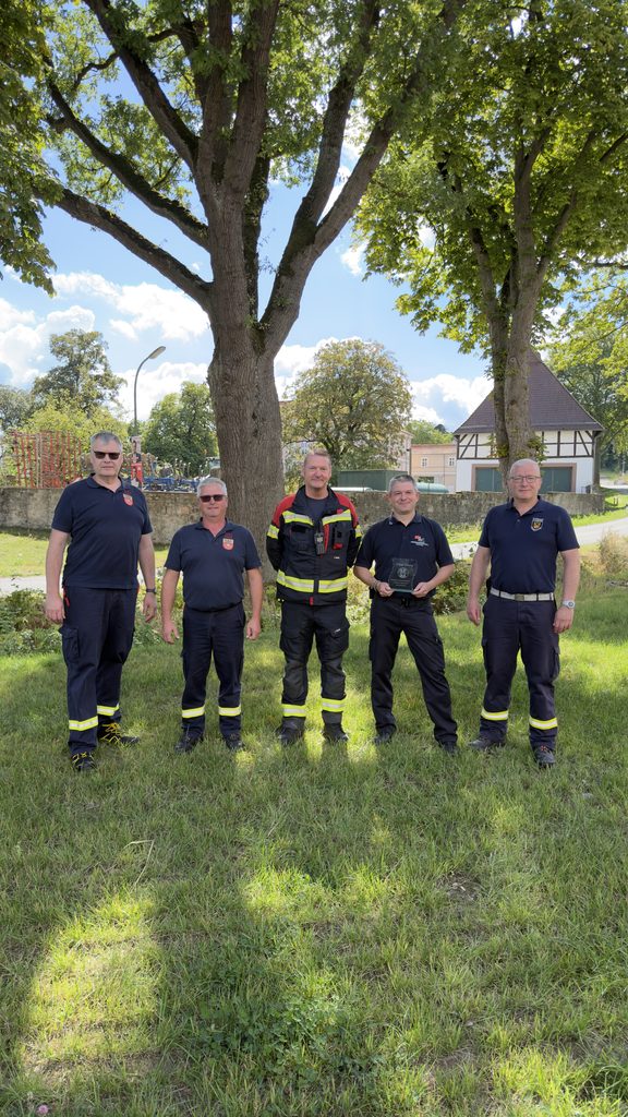 Übung der Kreisfeuerwehrbereitschaft 2 des Landkreises Hildesheim in Rotenkichen 1